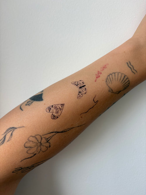 Tatouage temporaire motif fleurs